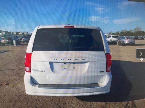 Used 2016 Dodge Grand Caravan SE image 14