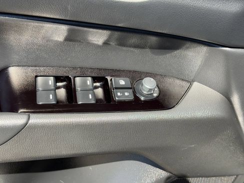 Used 2025 MAZDA CX-5 AWD 2.5 S w/ Preferred Package image 19