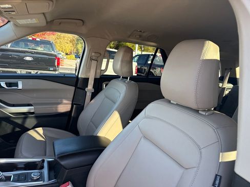 Used 2023 Ford Explorer XLT w/ Equipment Group 202A image 29