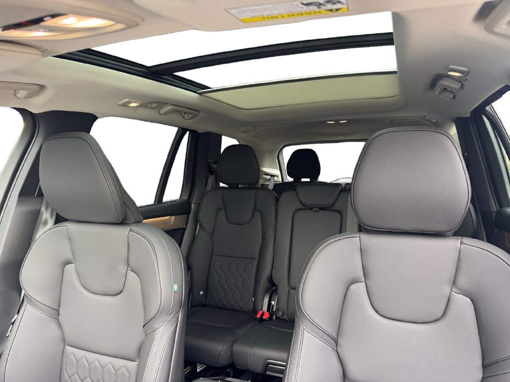New 2027 Volvo XC90 T8 Plus AWD/4WD image 25