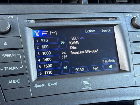 Used 2015 Toyota Prius Five FWD image 18
