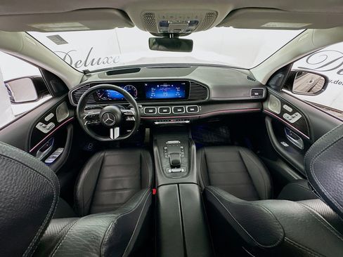 Used 2024 Mercedes-Benz GLS 580 4MATIC image 24
