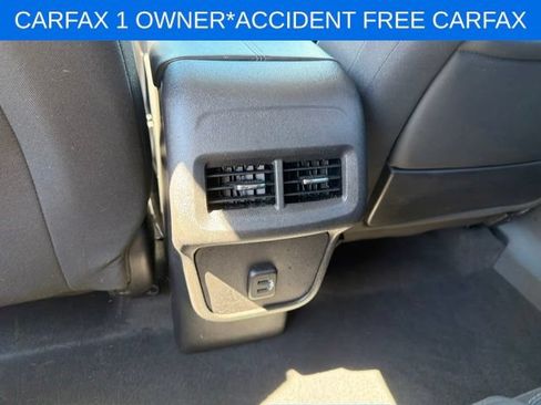 Used 2024 GMC Terrain SLE FWD image 19