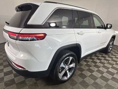 Used 2023 Jeep Grand Cherokee 4WD 4xe w/ Luxury Tech Group II image 3