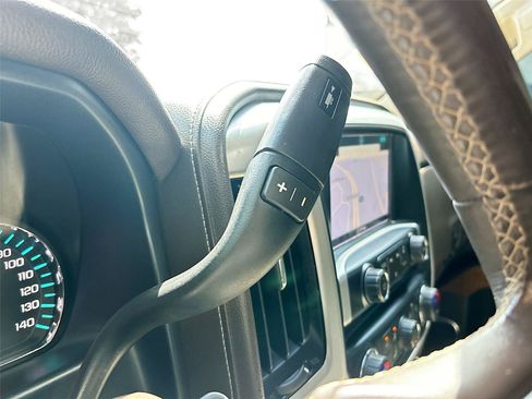 Used 2018 GMC Sierra 1500 SLT w/ SLT Preferred Package RWD image 17