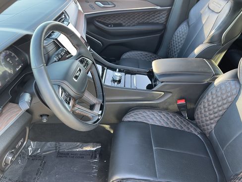 Certified 2025 Jeep Grand Cherokee L Summit w/ Luxury Tech Group V AWD/4WD image 18