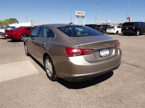 Used 2022 Chevrolet Malibu LT FWD image 6