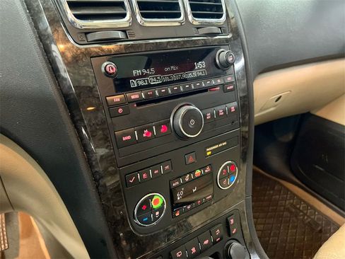 Used 2011 GMC Acadia Denali image 13