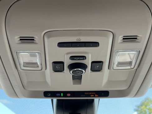 Used 2022 GMC Yukon Denali AWD/4WD image 26
