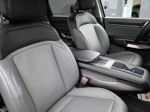 Used 2024 Kia EV9 Light image 15