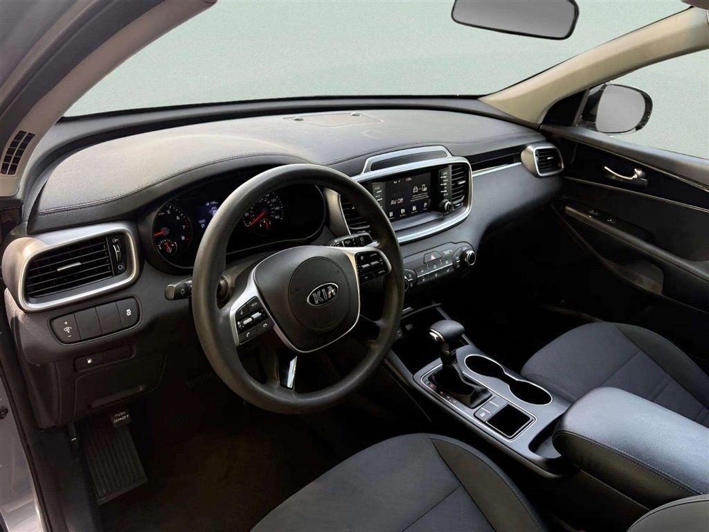 Used 2020 Kia Sorento L FWD image 11