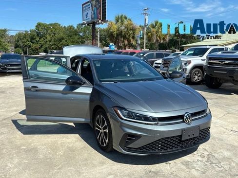 Used 2025 Volkswagen Jetta Sport FWD image 9