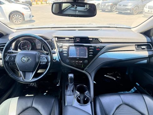 Used 2020 Toyota Camry SE w/ Convenience Package FWD image 12