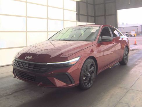 Used 2026 Hyundai Elantra Sport FWD image 3