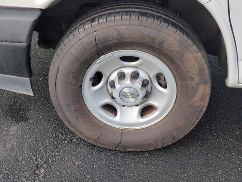 Used 2022 Chevrolet Express 2500 Extended w/ Driver Convenience Package image 11