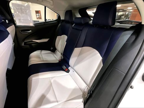Used 2022 Lexus UX 200 w/ Accessory Package (Z1) FWD image 18