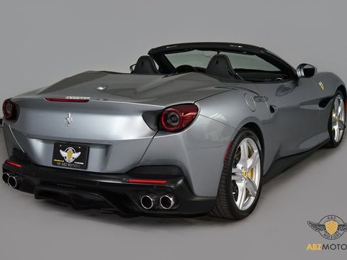 Used 2019 Ferrari Portofino image 6
