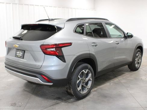 New 2026 Chevrolet Trax LT w/ Driver Confidence Package image 9