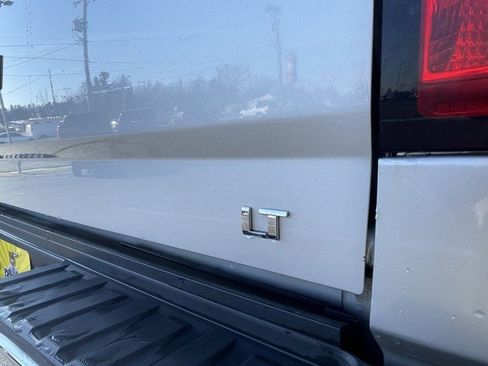 Used 2015 Chevrolet Silverado 2500 LT w/ LT Convenience Package image 8