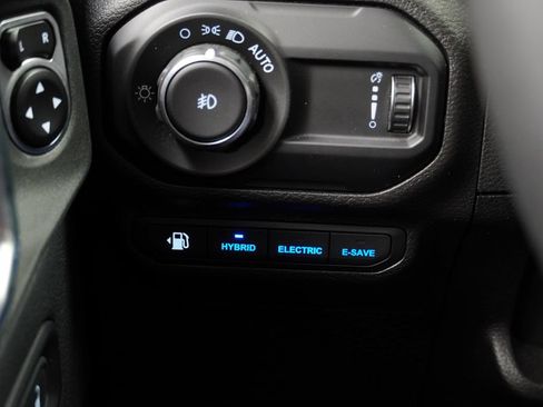 Used 2023 Jeep Wrangler Unlimited Rubicon 4xe AWD/4WD image 41