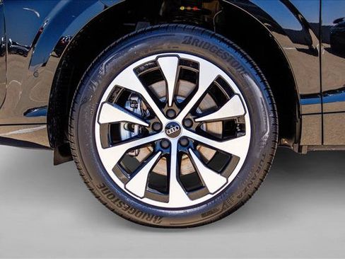 New 2026 Audi Q3 quattro 2.0T AWD/4WD image 9