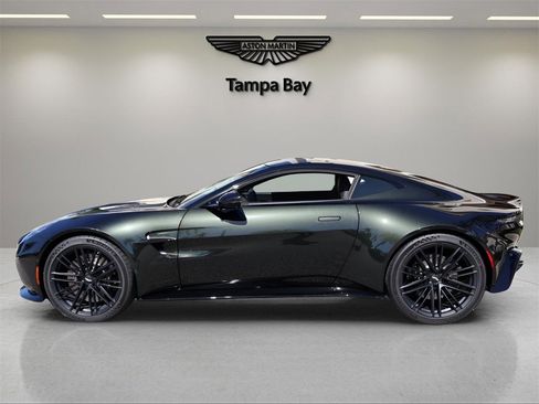 Used 2025 Aston Martin V8 Vantage Coupe image 2