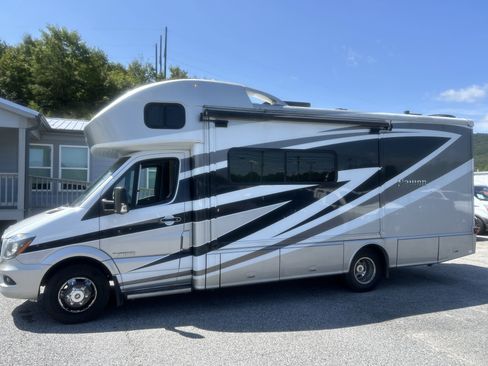 Used 2015 Mercedes-Benz Sprinter 3500 image 3