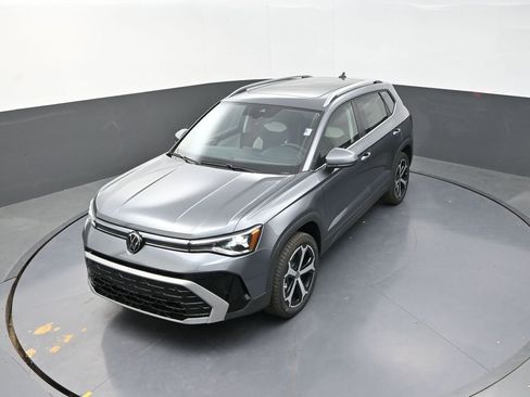 New 2025 Volkswagen Taos SEL image 13