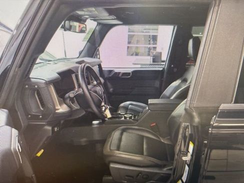 Used 2025 Ford Bronco Outer Banks image 7