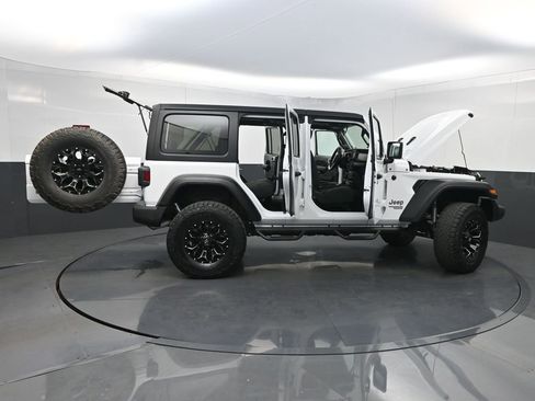 Used 2020 Jeep Wrangler Unlimited Sport S image 32