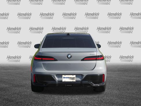 Used 2023 BMW 740i RWD image 8