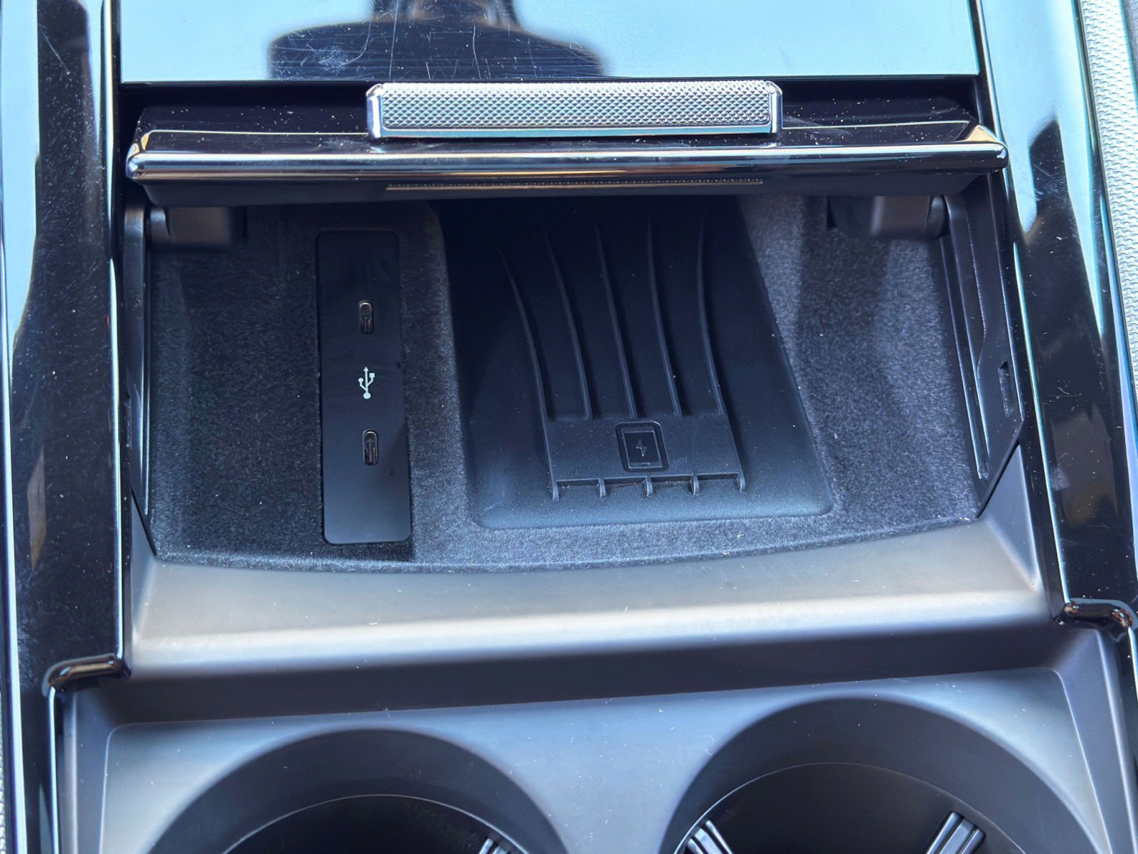 Used 2024 Porsche Panamera w/ Premium Package RWD image 35