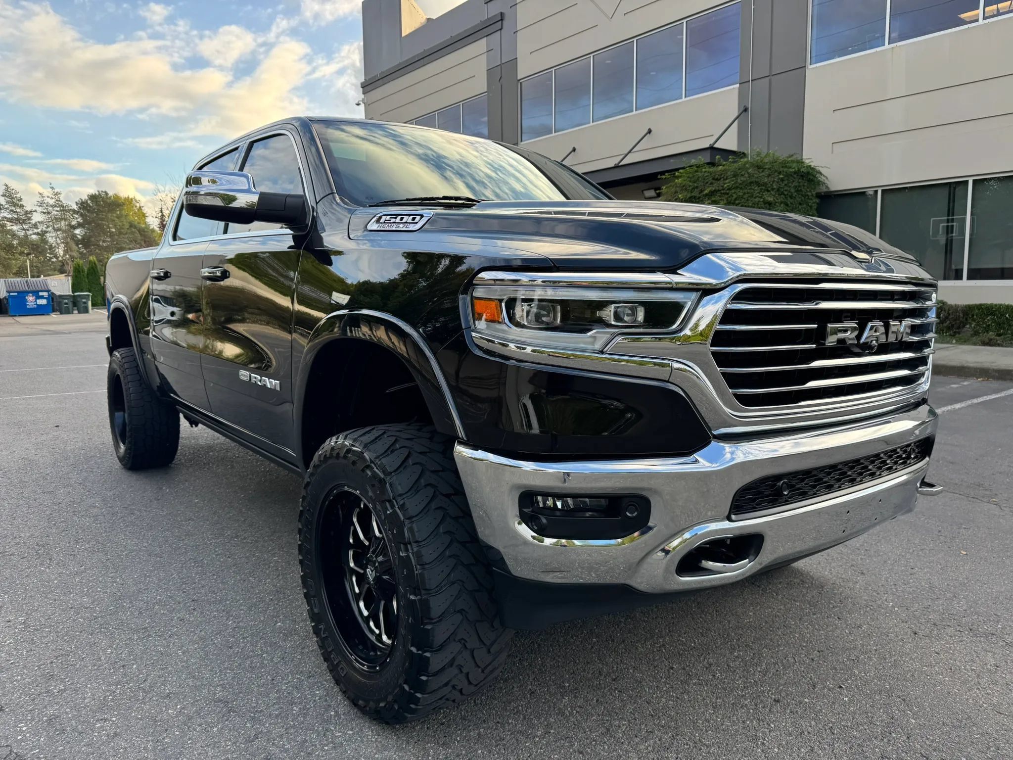 Used 2020 RAM 1500 Limited AWD/4WD image 2