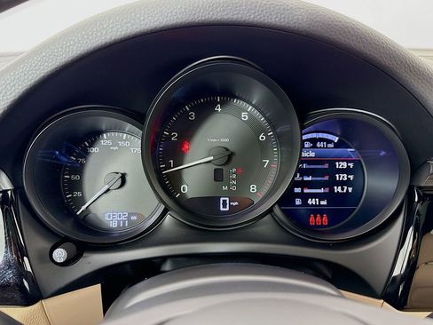 Certified 2025 Porsche Macan AWD/4WD image 17