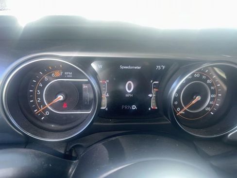 Used 2022 Jeep Wrangler Unlimited Sahara w/ Cold Weather Group AWD/4WD image 9