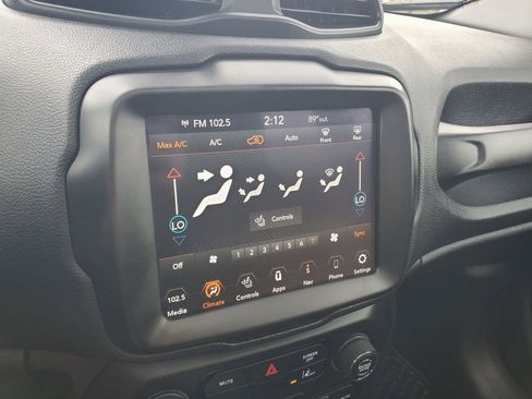 Used 2022 Jeep Renegade Altitude w/ Sun/Sound Group AWD/4WD image 19