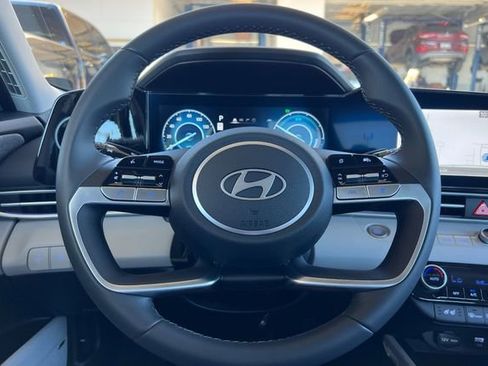 New 2026 Hyundai Elantra Limited FWD image 23