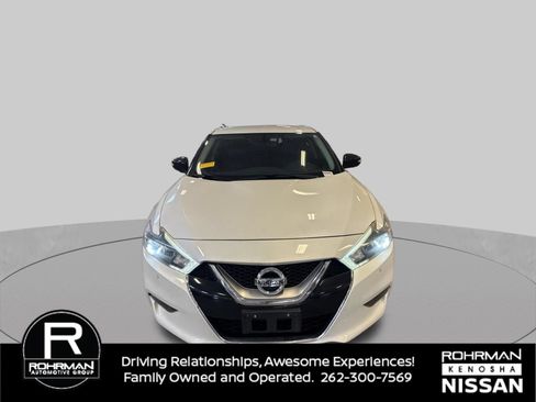 Used 2016 Nissan Maxima SR w/ Interior Lighting Package FWD image 10
