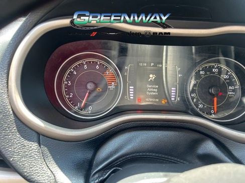 Used 2016 Jeep Cherokee Latitude w/ Comfort/Convenience Group FWD image 21