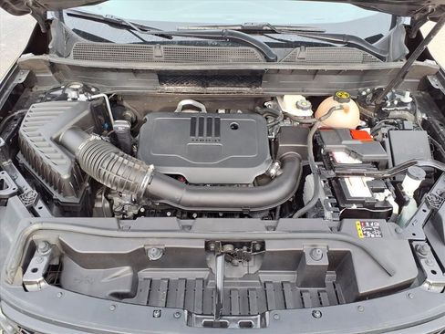 Certified 2022 GMC Acadia SLE w/ Driver Convenience Package image 36