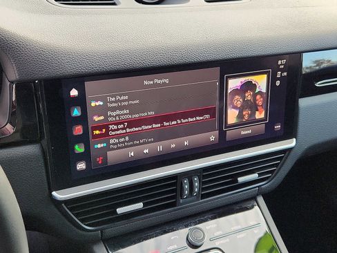 Used 2022 Porsche Cayenne Platinum Edition image 16