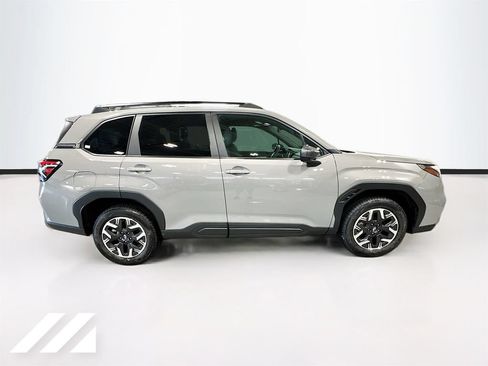 Used 2026 Subaru Forester Premium AWD/4WD image 4