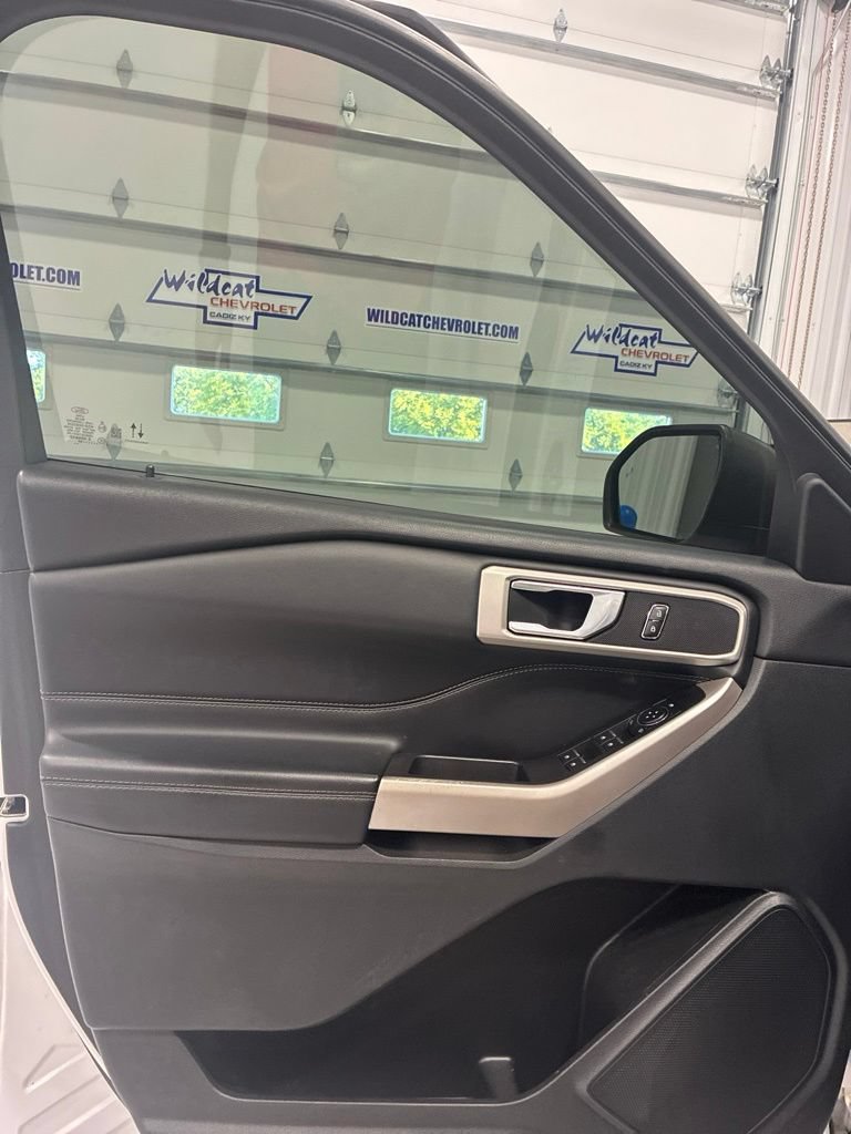 Used 2023 Ford Explorer XLT w/ Equipment Group 202A RWD image 15