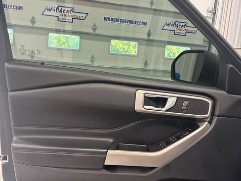 Used 2023 Ford Explorer XLT w/ Equipment Group 202A RWD image 15