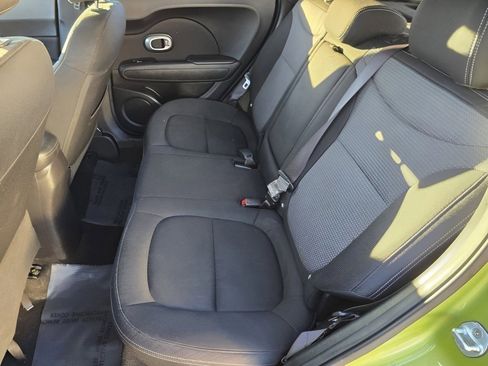 Used 2017 Kia Soul + image 18