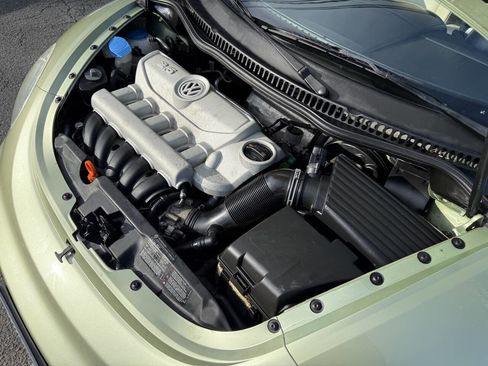 Used 2008 Volkswagen Beetle S image 12