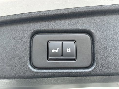 Certified 2025 Nissan Pathfinder SL w/ SL Premium Package image 20