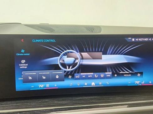 Used 2025 BMW X7 M60i image 56