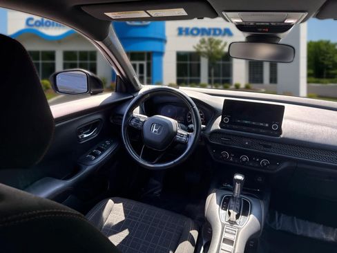Used 2025 Honda HR-V Sport image 31