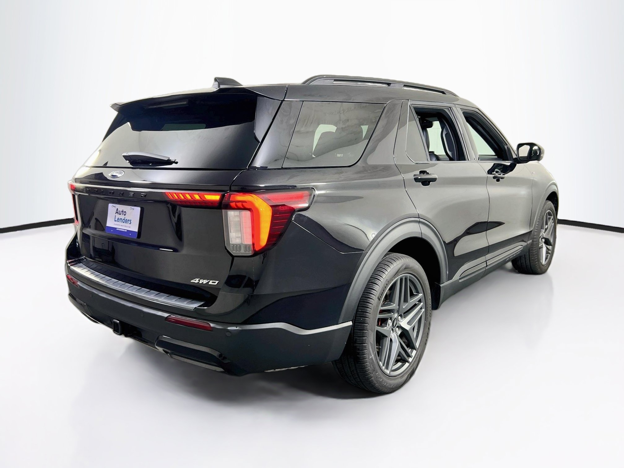 Used 2025 Ford Explorer ST-Line w/ Premium Package AWD/4WD image 5
